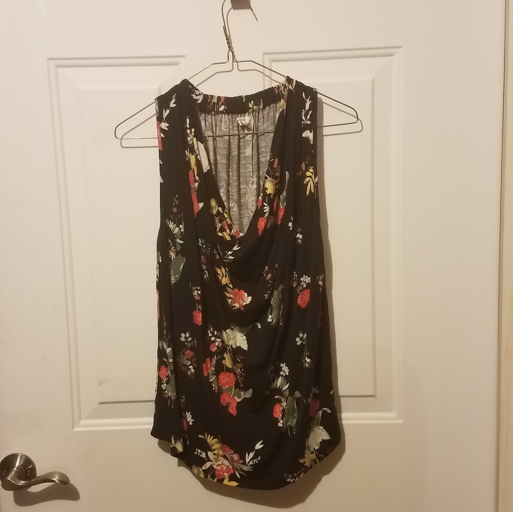 Maurice's medium sleeveless top